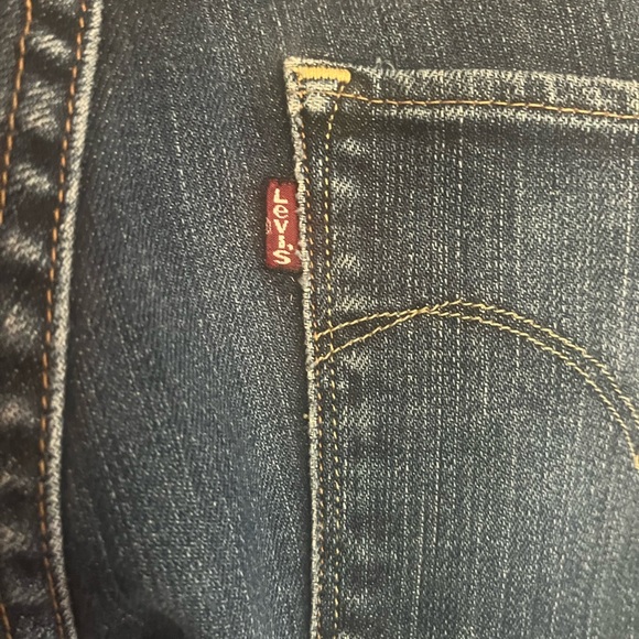 Woman’s Levi’s size 32 x 32 bold curve flare jeans $31 - Picture 3 of 4